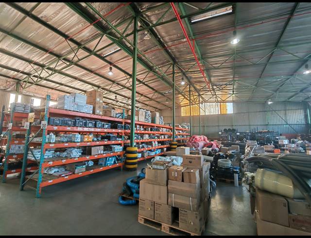 1,471M² WAREHOUSE TO LET IN PROSPECTON INDUSTRIAL